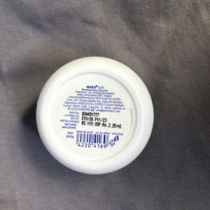 Nivea Soft Moisturizer Cream