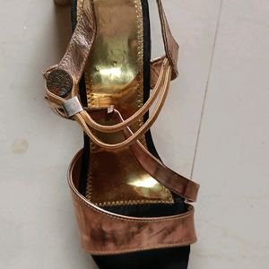 Women Footwear Wear