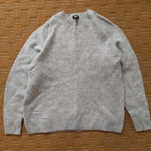 UNIQLO ROUND NECK SWEATER GREY