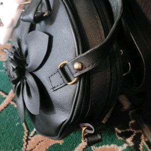 black slingbag