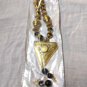 Black And Golden Beaded Necklace With Earings