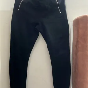 Women Black Jeggings 28size With Chain Style