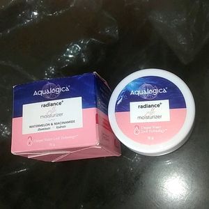 Aqualogica Radian Plus Gel Moisturizer Watermelon