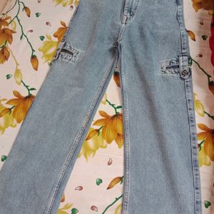 Knee Cut Mom Pant !