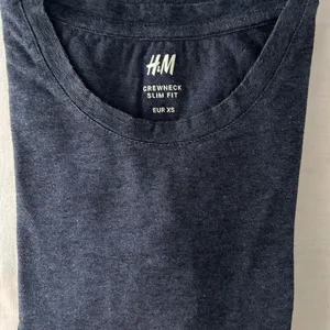 H&M Crew Neck Slim Fit Full Sleeves T Shirt