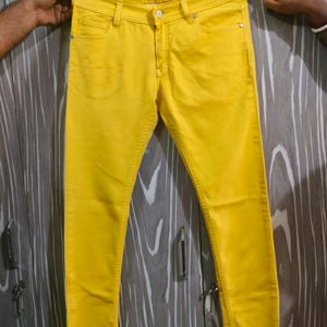 Trendy Yellow Jeans