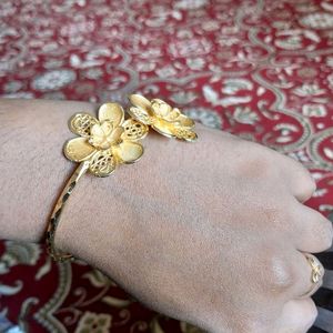 Floral Bangle