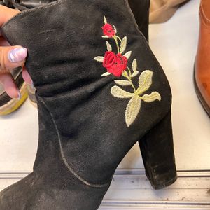 Flower Embroidery Swede Ankle Boots