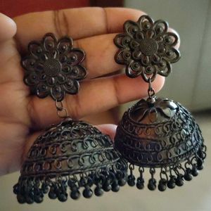 Beautiful 😍 Black 🖤 Colour Earrings 😍