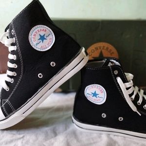 Converse black unisex size 6