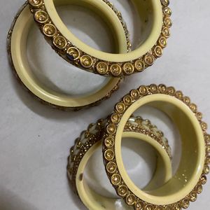 Set Of 4 Side Bangles