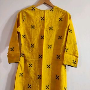 Max Women Yellow Printed Kurti