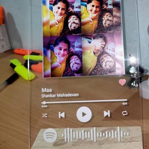 Customised photo and song glass