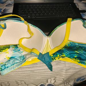 Women Tshirt Padded Bra