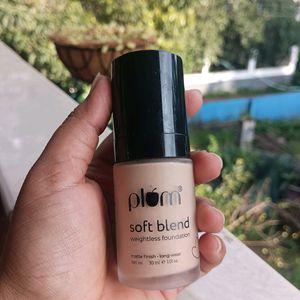 Plum Soft Blend Weightless Foundation