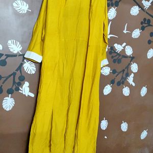 White Sleeveless Gown With Mustard Yellow Shurg