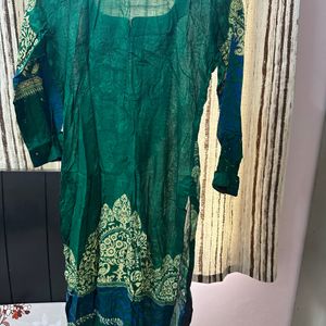 Perfect Pakistani kurta With Chiffon Dupatta