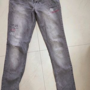 New Branded Grey Rug Jeans With No Flaws