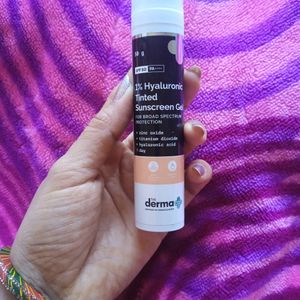 The Derma Co Tinted Sunscreen