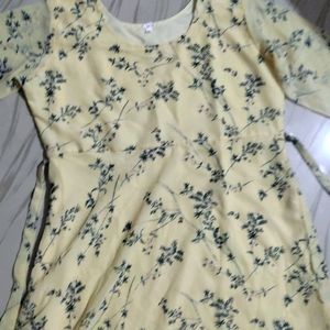 New Yellow Printed Top XXL