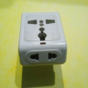 A 3 Pin Socket