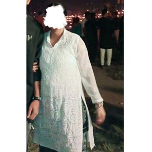 Chikankari Kurti.