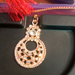 Rose Gold Color Necklace With Earrings And Mangtika