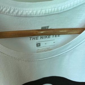 Nike Tee