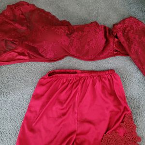 Bra W Sleeves & Short Set