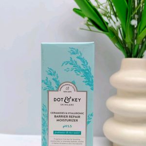 Dot And Key Ceramide An Hyaluronic Moisturiser