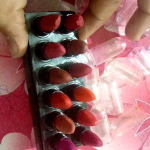 12 Shades Of Lipstick 💄