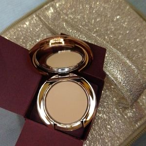 Charlotte Tilbury Compact ♥️