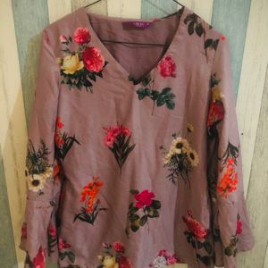 Libas floral top bell sleeves