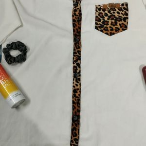 Cheetah printe white shirt 👚