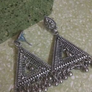 4 Earring