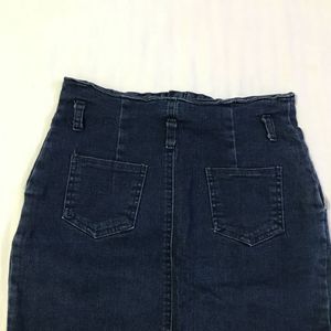 Stretchy Denim Highwaisted Skirt W-28/30