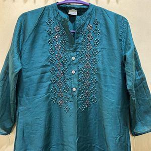 Neerus Green Kurta Size L