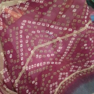 Maroon And Gray Bandhani Saree