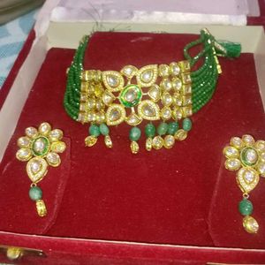 Traditional Green & Gold Kundan Choker Necklace Se