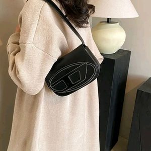 Saddle Shoulder x Sling Bag