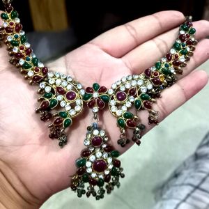 Necklace Green+mehroon Colour