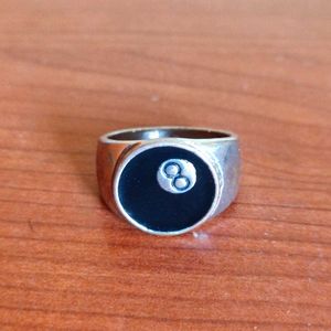 Ring 8-ball