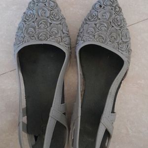 Rose Pattern Grey Wedges