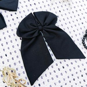 Black Bow Clip