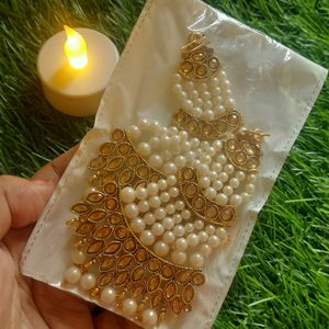 Mallikajaan Gold Toned Earrings🤍