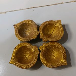 Pack Of 4 Golden Diyas 🪔