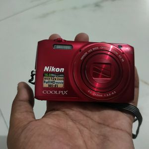 Brand New Nikon Coolpix S6800 Camera