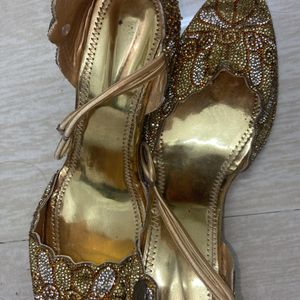 Beautiful Diamond Mojdi Heel