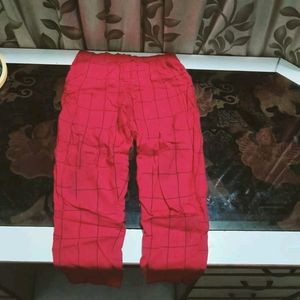 Red Lower With Black Check In Good Condition