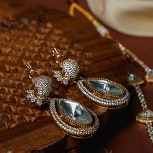 Kundan Jewellery Set With Real Diamond Look